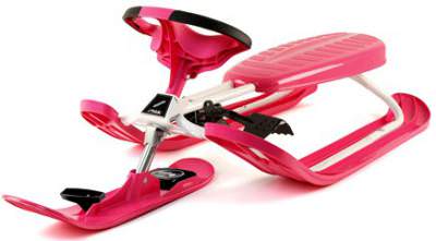 Снегокат Stiga Color Pro Pink 73-2322-07 Снегокат STIGA предназначен для активных зимних игр на снегу, подойдет как для детей от 4 лет так и для взрослых.&nbsp;
Возрастная группа: от 5 лет.
Минимальный рост: 120 см.
Максимальная нагрузка: 100 кг.
Вид тормоза: ножной.
Материал сиденья: пластик.
Форма руля: спортивный с нескользящими накладками.
Трос буксировки: автоматически сматывающийся.
Гарантия: 6 месяцев.
